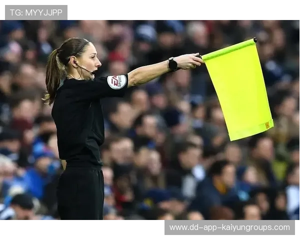 英超官方判罚惹争议，瓜帅赛后罕见暴走