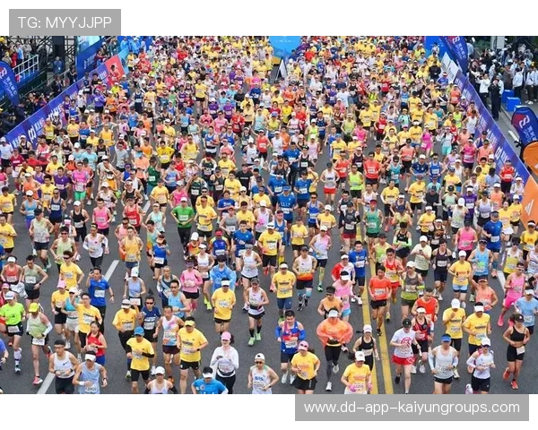 胡志明市马拉松：越南跑者持续突破，赛事精彩纷呈！，航拍越南胡志明市